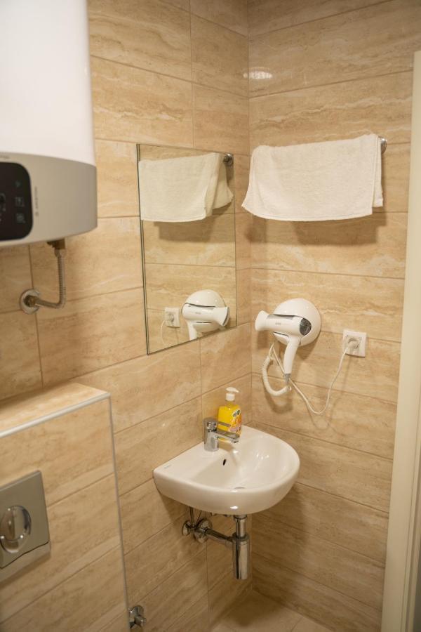 Motel Zeta Lux Mitrovici  Eksteriør billede