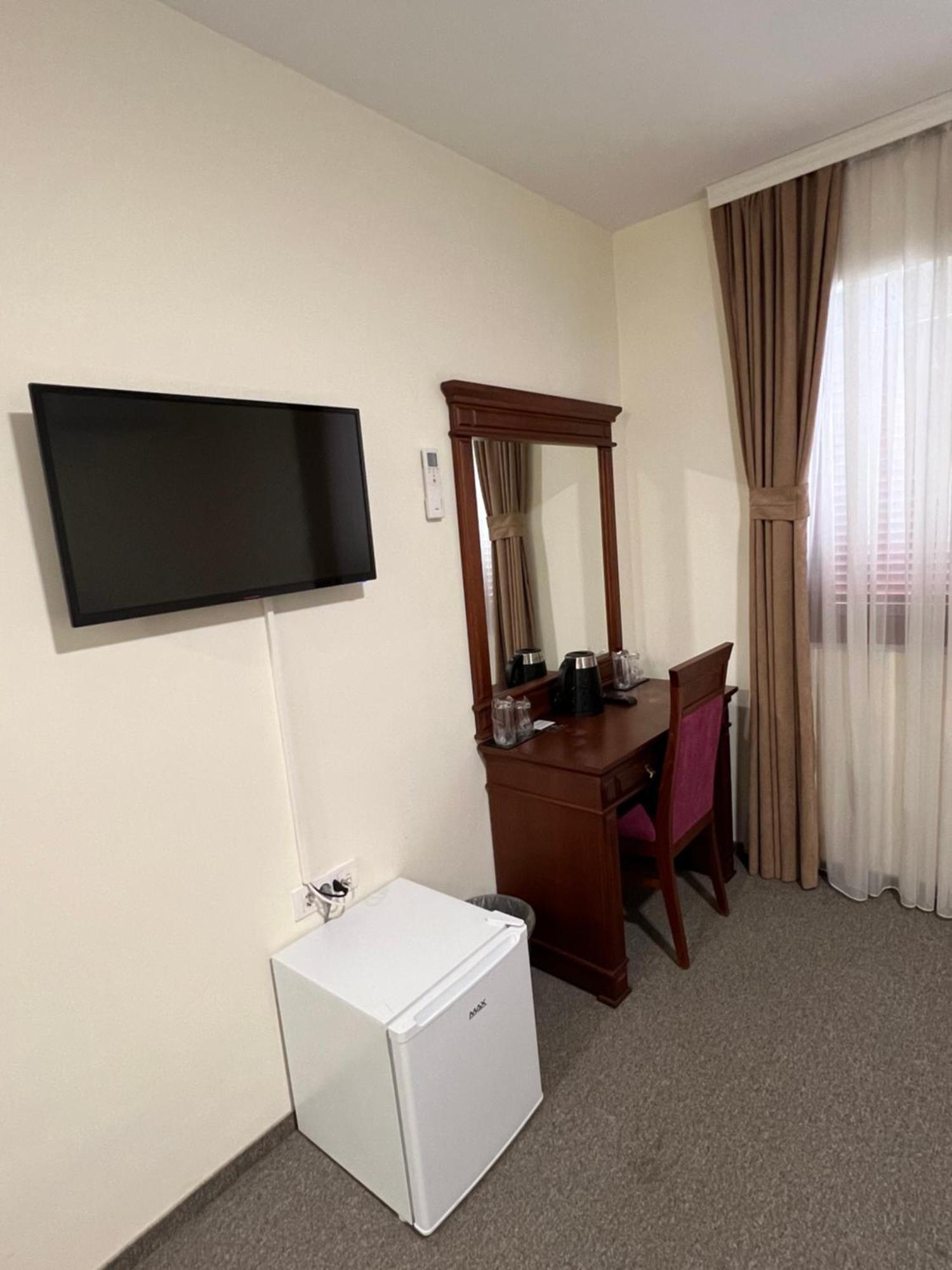 Motel Zeta Lux Mitrovici  Eksteriør billede